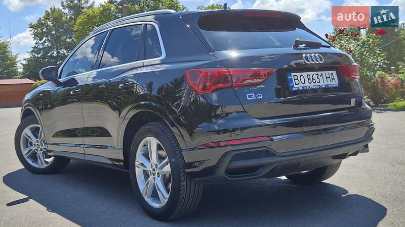 Внедорожник / Кроссовер Audi Q3 2023 в Тернополе