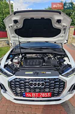 Внедорожник / Кроссовер Audi Q3 2021 в 