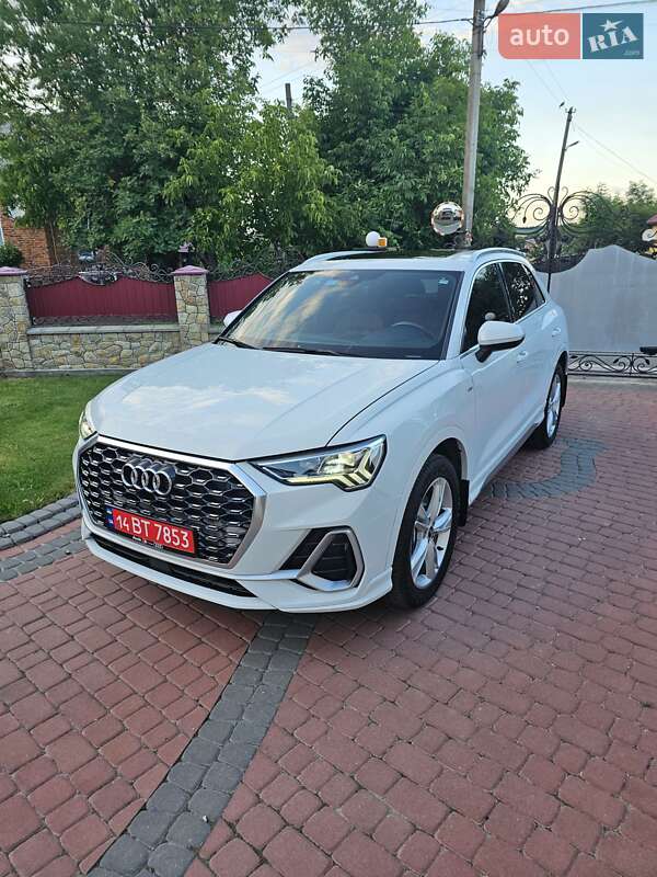 Позашляховик / Кросовер Audi Q3 2021 в Тернополі