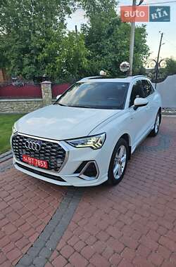 Внедорожник / Кроссовер Audi Q3 2021 в 