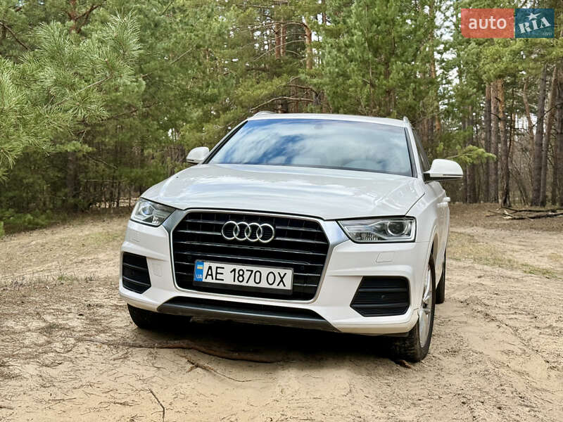 Внедорожник / Кроссовер Audi Q3 2015 в Днепре