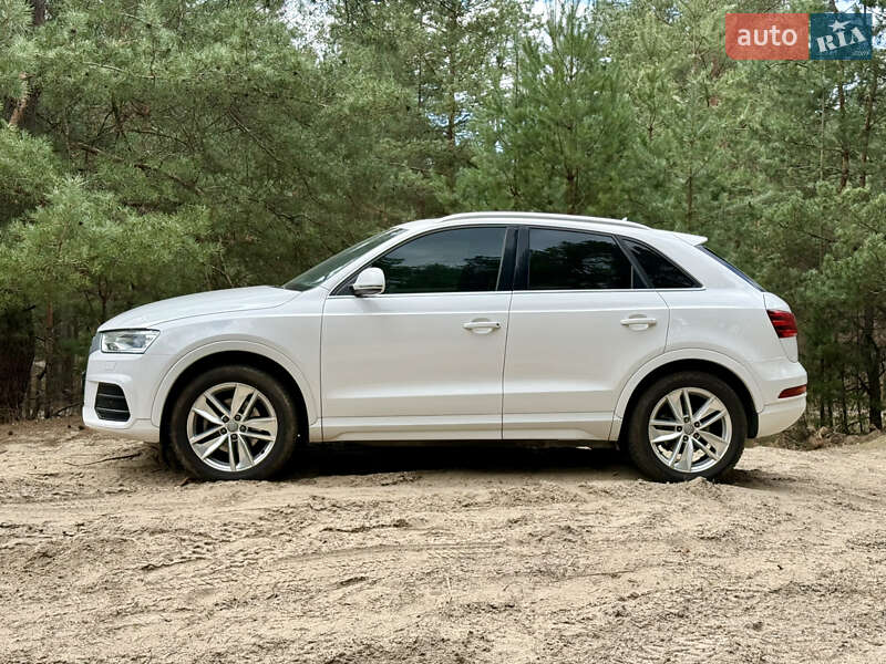 Внедорожник / Кроссовер Audi Q3 2015 в Днепре
