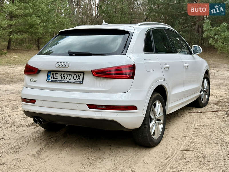 Внедорожник / Кроссовер Audi Q3 2015 в Днепре