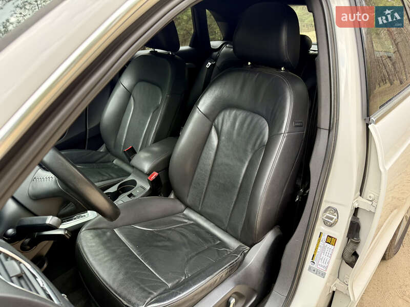 Внедорожник / Кроссовер Audi Q3 2015 в Днепре