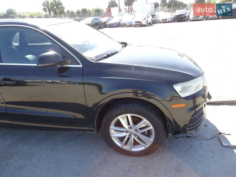 Внедорожник / Кроссовер Audi Q3 2016 в Львове