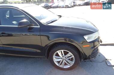 Внедорожник / Кроссовер Audi Q3 2016 в 