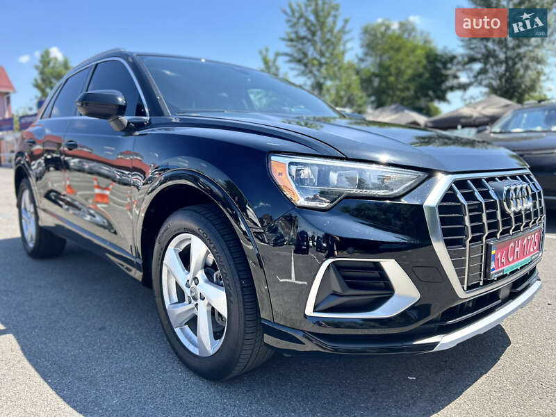 Позашляховик / Кросовер Audi Q3 2019 в Києві