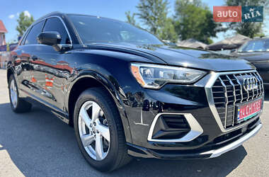 Позашляховик / Кросовер Audi Q3 2019 в 