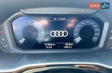Позашляховик / Кросовер Audi Q3 2019 в 