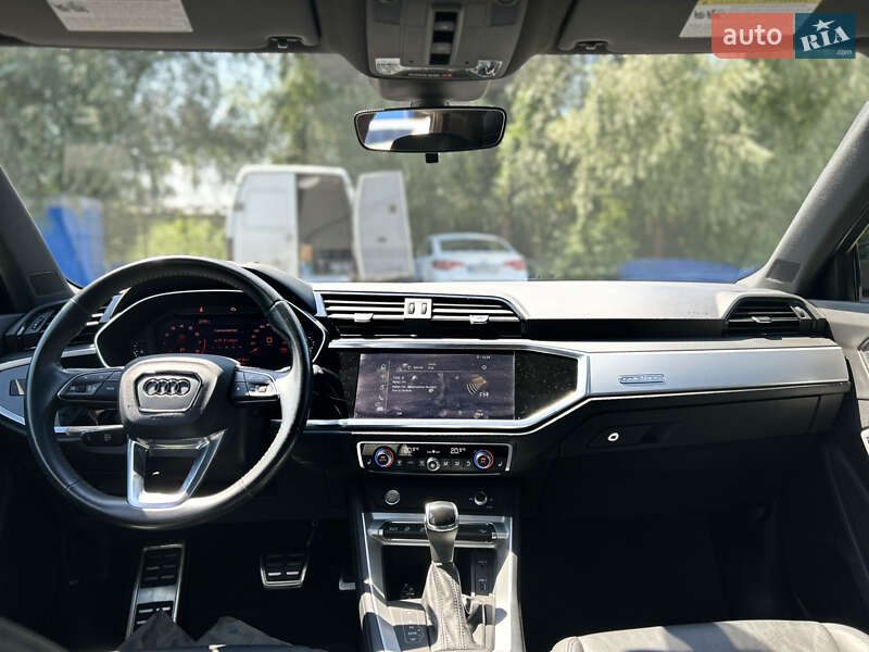 Позашляховик / Кросовер Audi Q3 2019 в Києві
