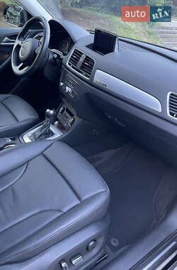 Позашляховик / Кросовер Audi Q3 2018 в 