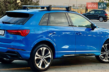 Внедорожник / Кроссовер Audi Q3 2020 в 