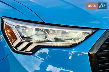 Внедорожник / Кроссовер Audi Q3 2020 в 