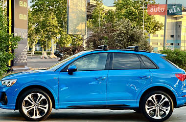 Внедорожник / Кроссовер Audi Q3 2020 в 
