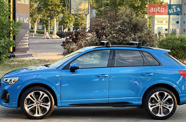 Внедорожник / Кроссовер Audi Q3 2020 в 