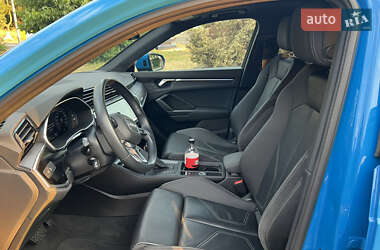 Внедорожник / Кроссовер Audi Q3 2020 в 
