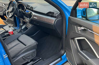 Внедорожник / Кроссовер Audi Q3 2020 в 