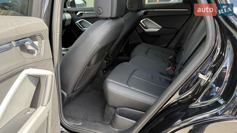 Позашляховик / Кросовер Audi Q3 2021 в Києві