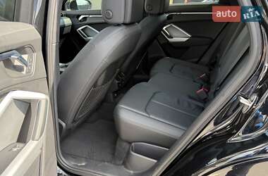 Внедорожник / Кроссовер Audi Q3 2021 в 