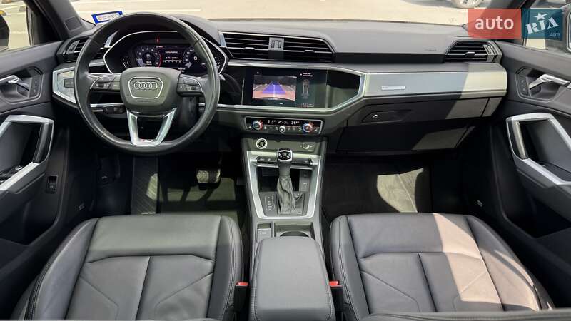 Позашляховик / Кросовер Audi Q3 2021 в Києві