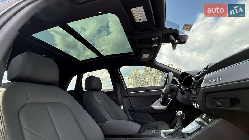 Позашляховик / Кросовер Audi Q3 2021 в Києві