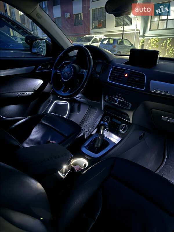 Позашляховик / Кросовер Audi Q3 2014 в Рівному