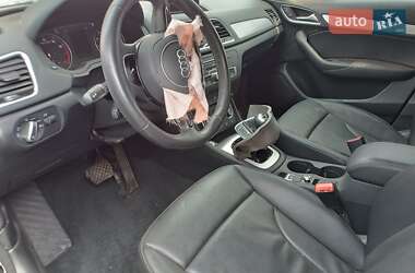 Позашляховик / Кросовер Audi Q3 2018 в 