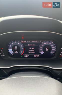 Внедорожник / Кроссовер Audi Q3 2022 в 