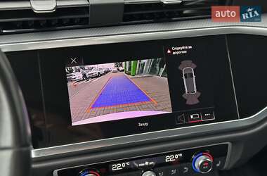 Позашляховик / Кросовер Audi Q3 2021 в 