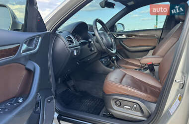 Внедорожник / Кроссовер Audi Q3 2016 в 