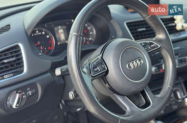 Внедорожник / Кроссовер Audi Q3 2016 в 