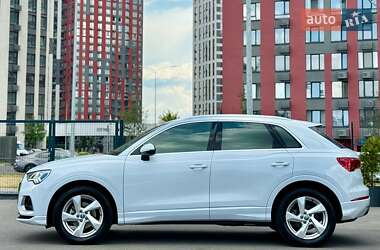 Позашляховик / Кросовер Audi Q3 2020 в 