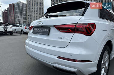 Позашляховик / Кросовер Audi Q3 2020 в 