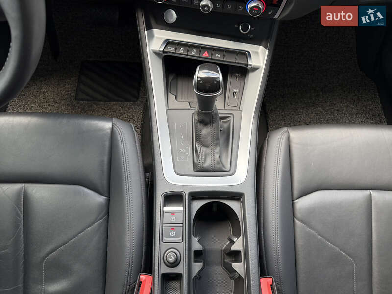 Позашляховик / Кросовер Audi Q3 2020 в Києві