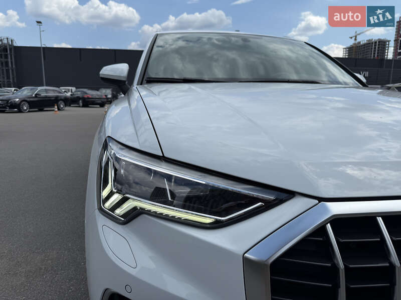 Позашляховик / Кросовер Audi Q3 2020 в Києві
