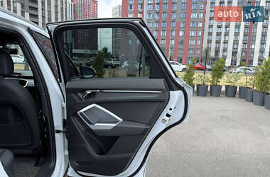 Позашляховик / Кросовер Audi Q3 2020 в 