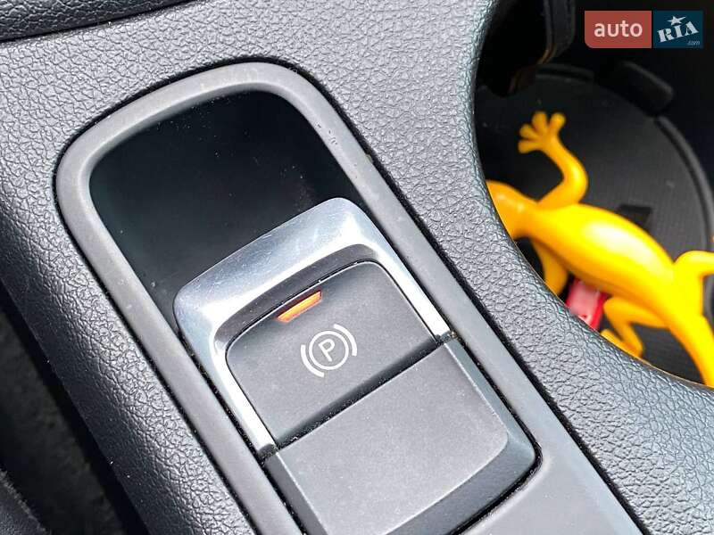Позашляховик / Кросовер Audi Q3 2015 в Львові