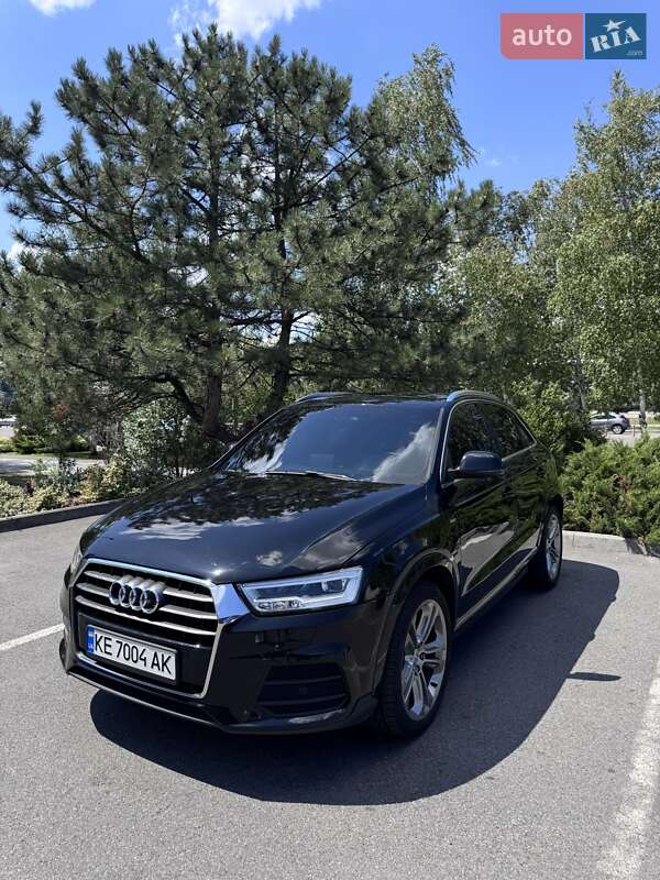 Внедорожник / Кроссовер Audi Q3 2015 в 