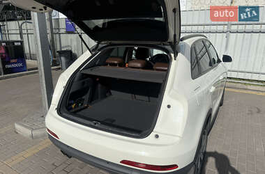 Внедорожник / Кроссовер Audi Q3 2012 в 