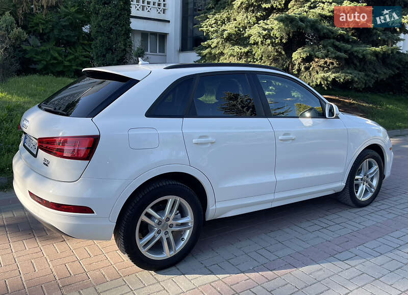 Позашляховик / Кросовер Audi Q3 2016 в Тернополі