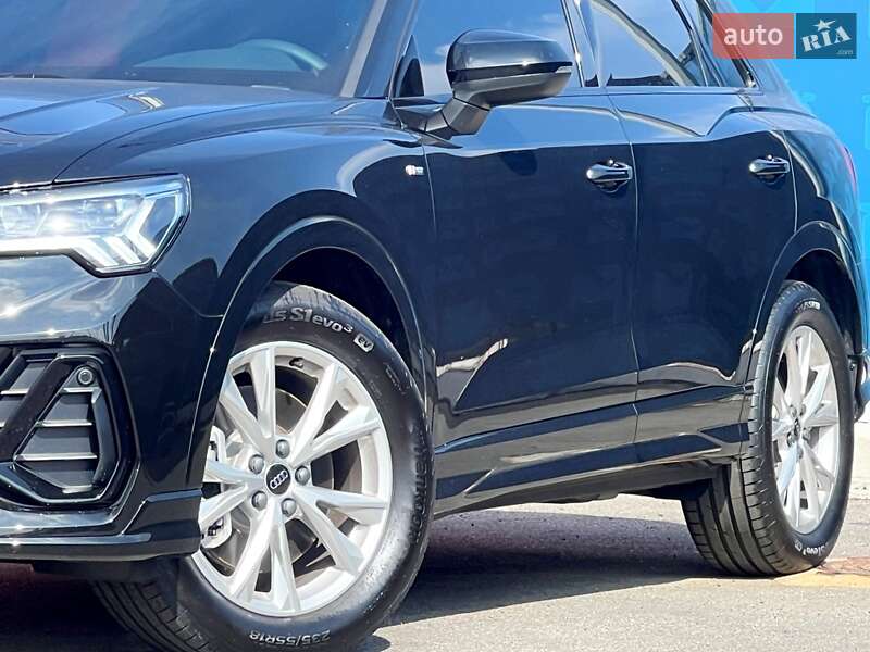 Внедорожник / Кроссовер Audi Q3 2024 в Киеве