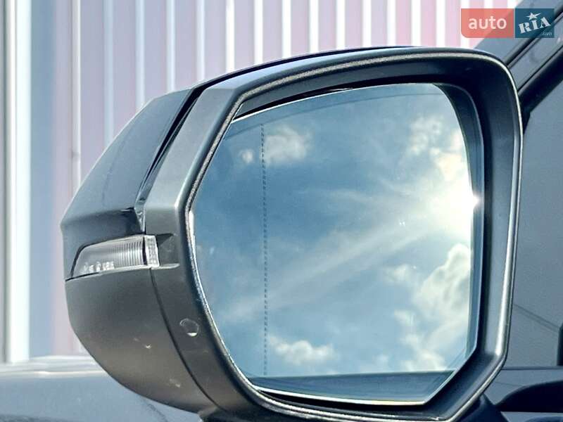 Внедорожник / Кроссовер Audi Q3 2024 в Киеве