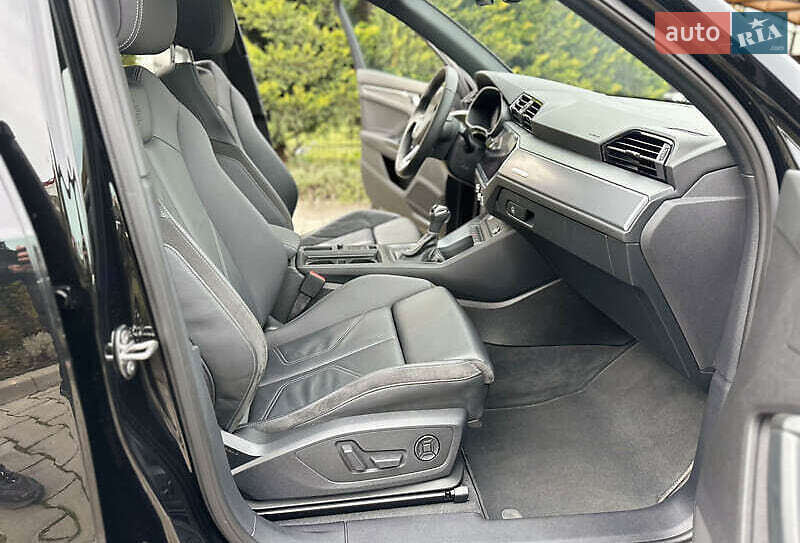 Внедорожник / Кроссовер Audi Q3 2020 в Киеве