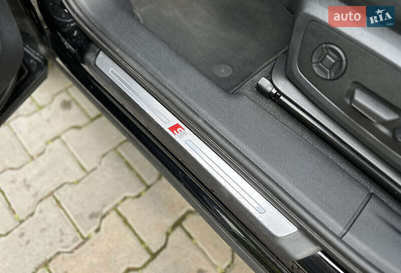 Внедорожник / Кроссовер Audi Q3 2020 в Киеве