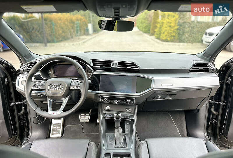 Внедорожник / Кроссовер Audi Q3 2020 в Киеве