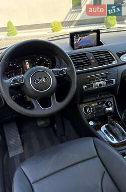 Внедорожник / Кроссовер Audi Q3 2016 в 