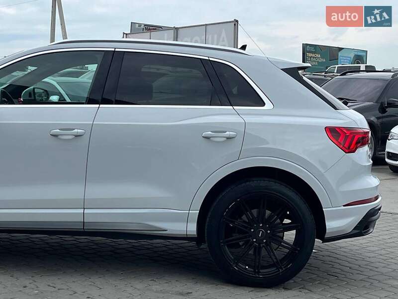 Позашляховик / Кросовер Audi Q3 2020 в Львові