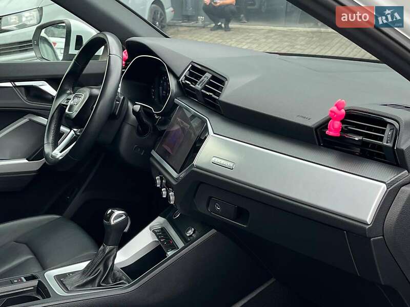 Позашляховик / Кросовер Audi Q3 2020 в Львові