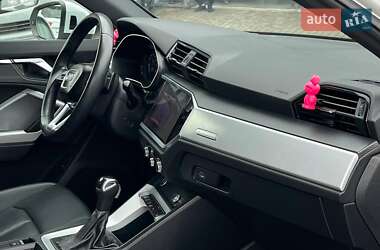Внедорожник / Кроссовер Audi Q3 2020 в 