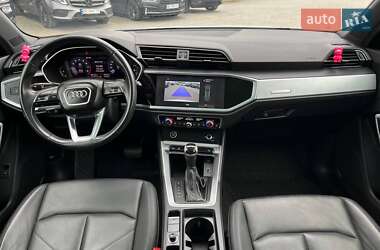 Внедорожник / Кроссовер Audi Q3 2020 в 